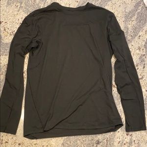 Men’s athletic long sleeve t-shirt